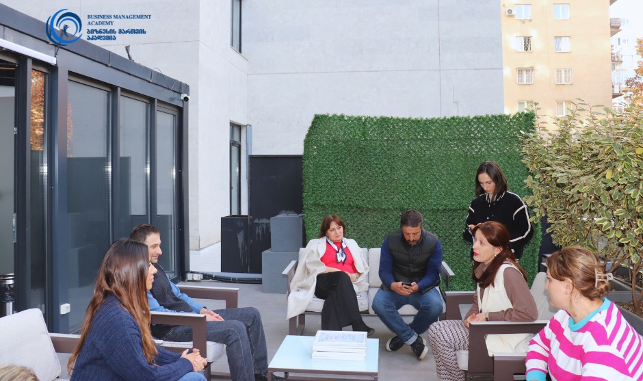 აკადემიის წარმატებული კორპორატიული ტრენინგი „ჯიარჯის“ გუნდთან